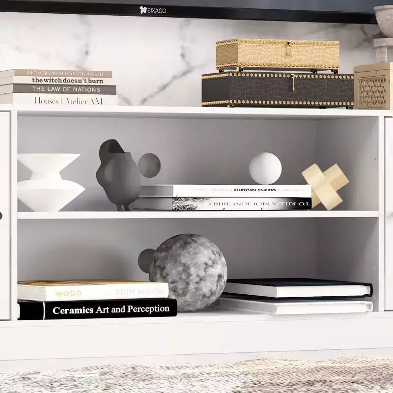 Meuble TV moderne et minimaliste : Meuble console de design moderne avec grand espace de rangement, étagère TV flottante