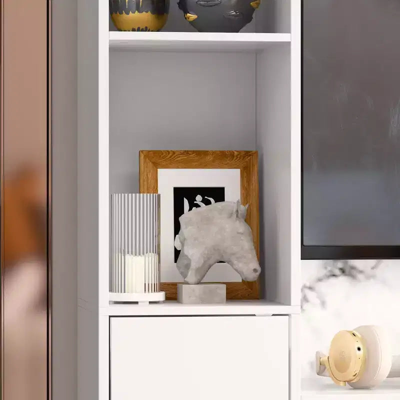 Meuble TV moderne et minimaliste : Meuble console de design moderne avec grand espace de rangement, étagère TV flottante