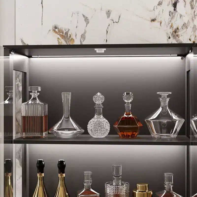 Vitrine en verre trempé de 31,5 x 65 cm avec lumières à détecteur de mouvement, vitrine noire haute à 4 portes, bibliothèque, buffet, garde-manger