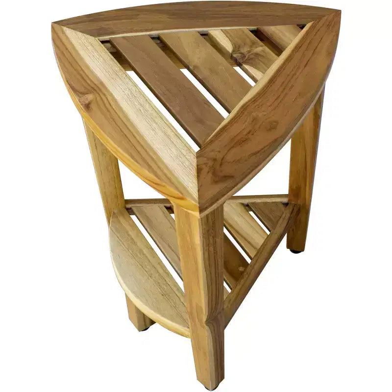 Banc d'angle de douche ou d'extérieur compact en teck avec étagère, finition naturelle