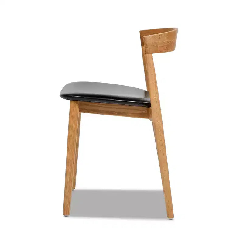 Chaise de salle à manger empilable en chêne sculpté de 20,5 po, revêtement en similicuir brun naturel chaud et noir